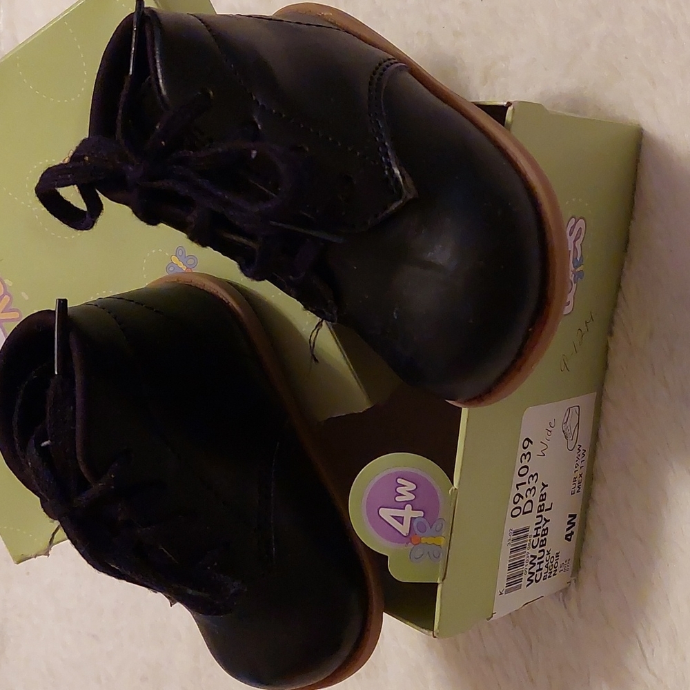 Teeny Toes~ Baby Black High Top Shoes 🖤